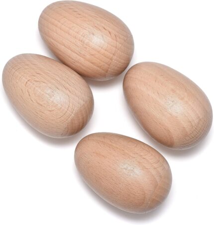 4 huevos de madera con diseño natural